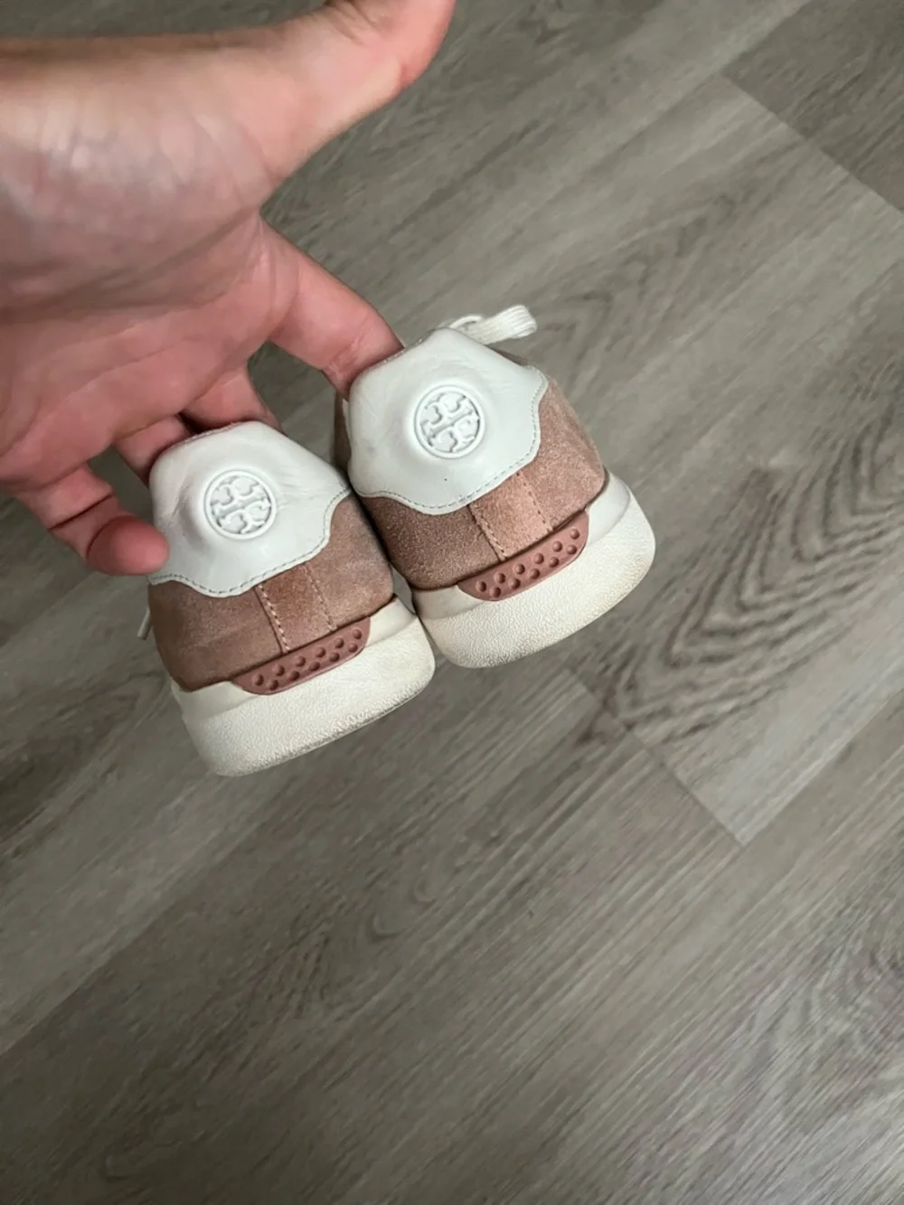 Tory‎ Burch Howell Court Pink Suede Sneakers size 7
